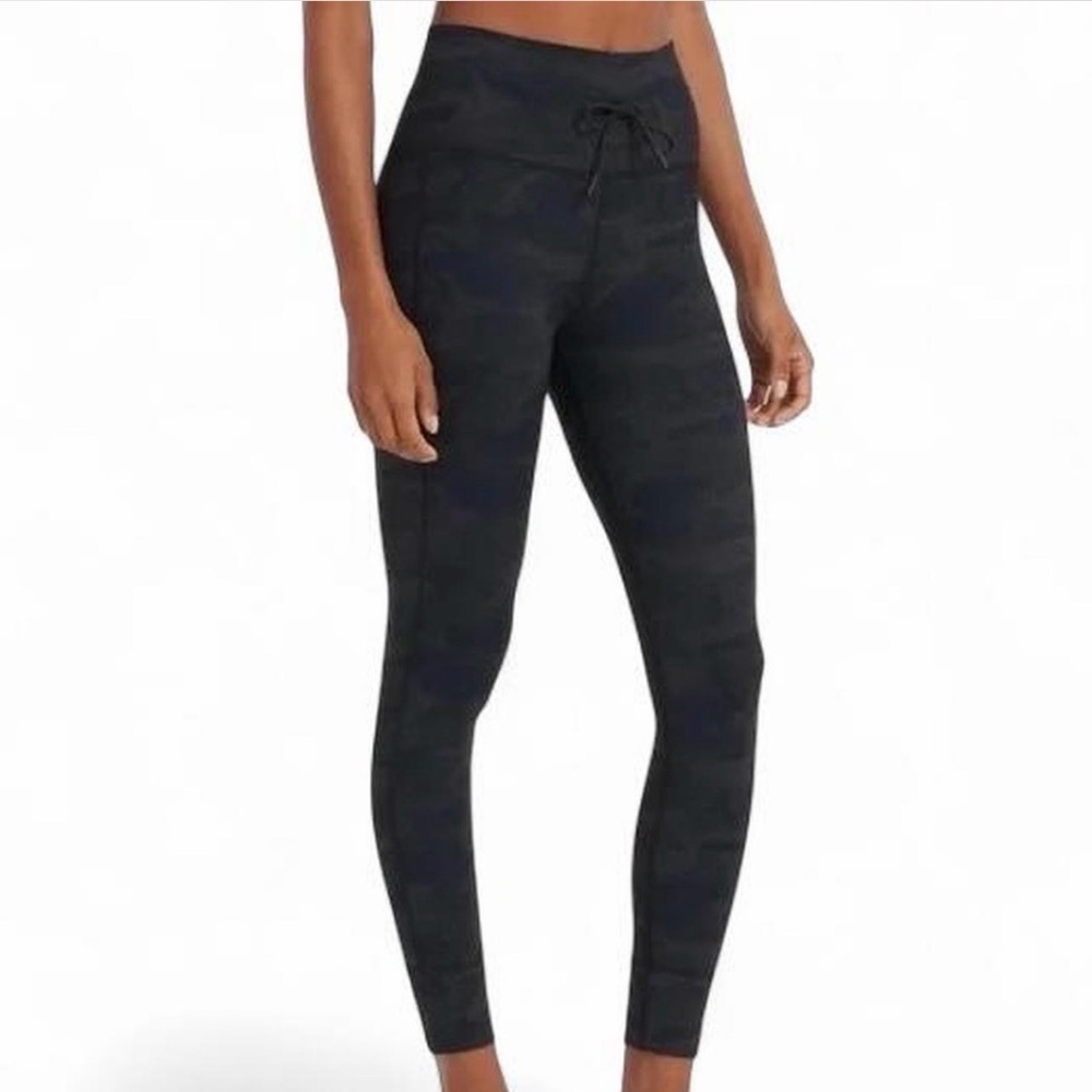 Vuori Dark Camo Leggings